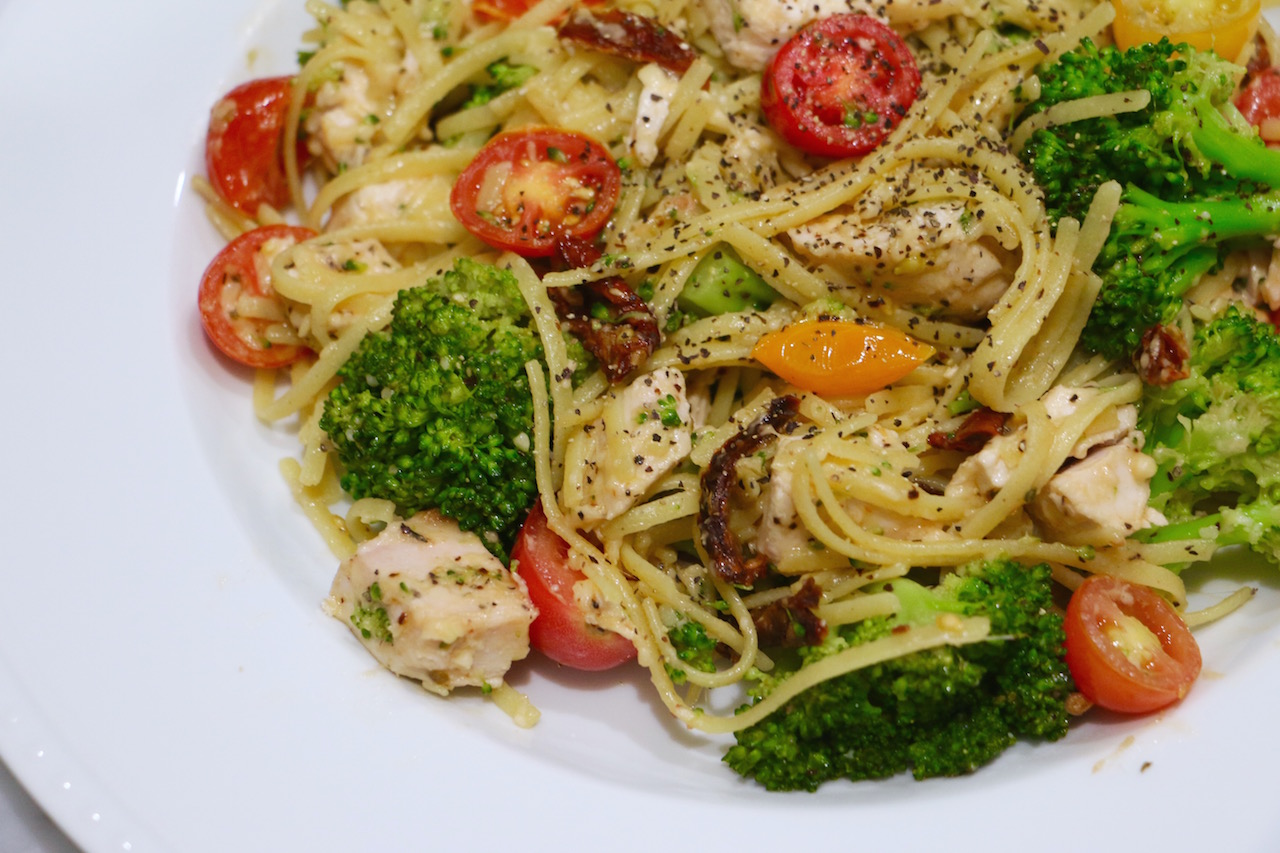 healthy chickenpasta primavera