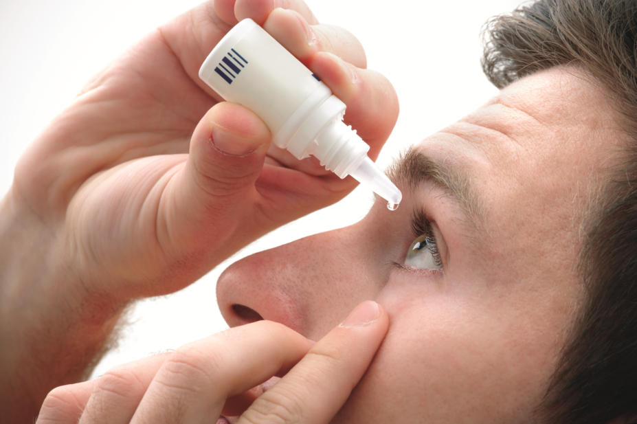 man applying eye drops ss 17 927x617